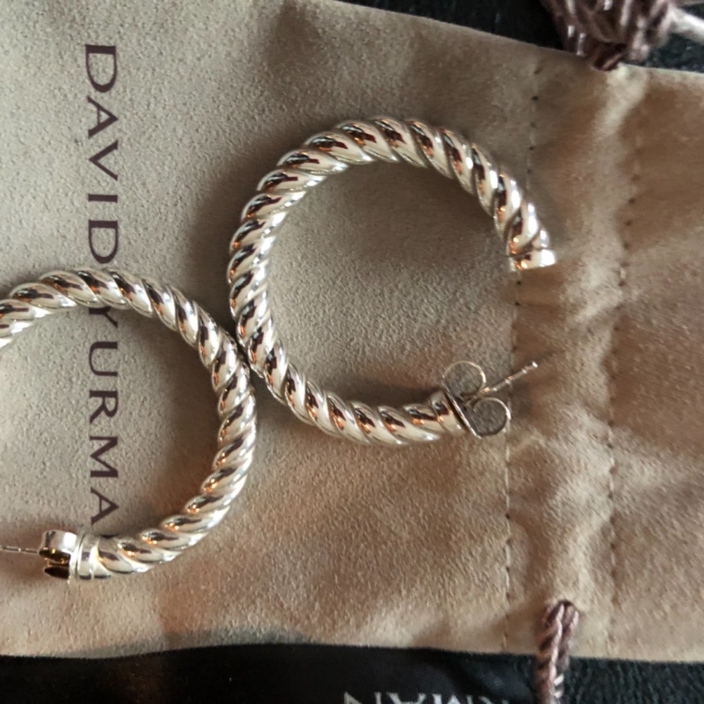 David Yurman Classic Hoops - Picture 4 of 6